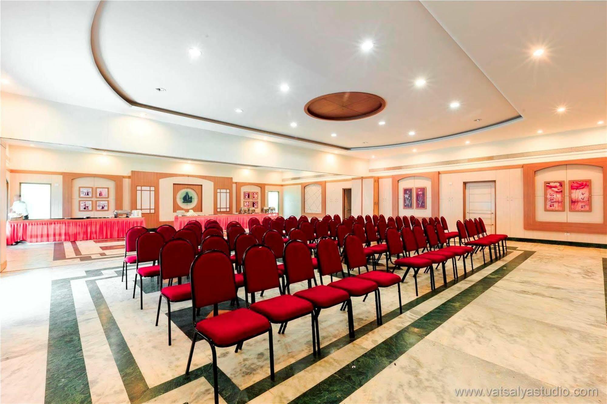 Vits Shalimar, Ankleshwar Hotell Exteriör bild