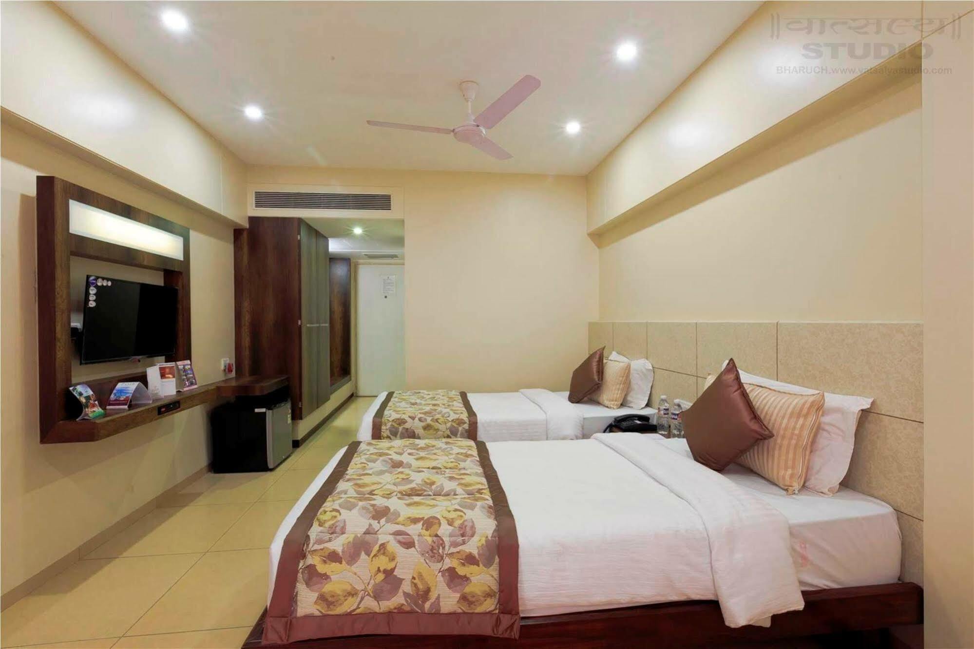 Vits Shalimar, Ankleshwar Hotell Exteriör bild
