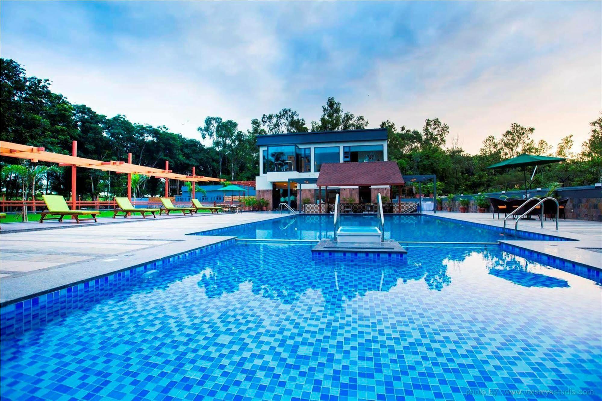 Vits Shalimar, Ankleshwar Hotell Exteriör bild