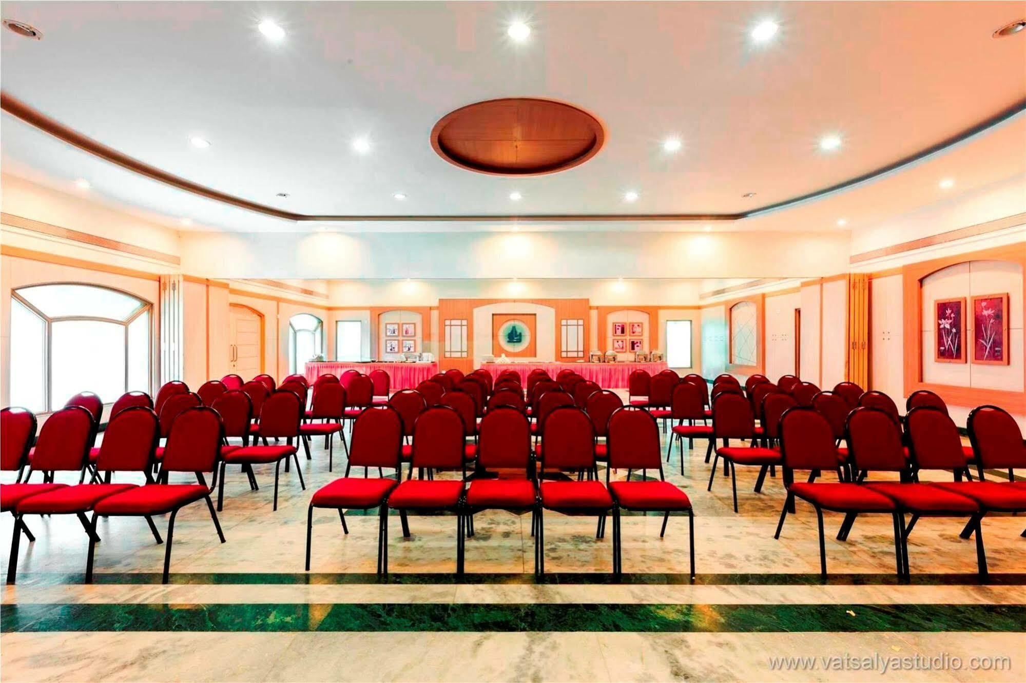 Vits Shalimar, Ankleshwar Hotell Exteriör bild