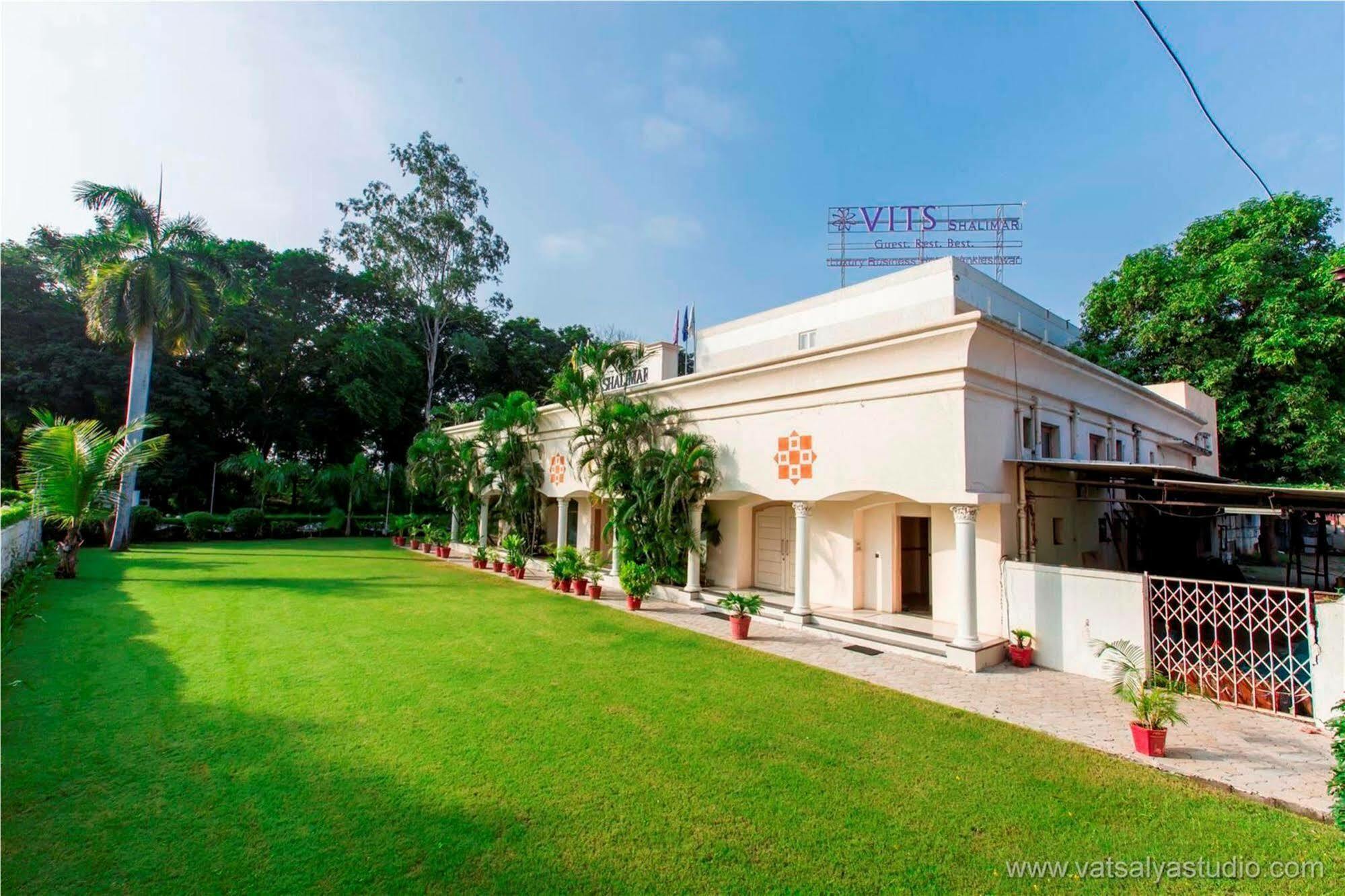 Vits Shalimar, Ankleshwar Hotell Exteriör bild